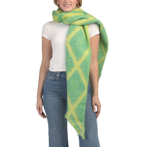 LULLA COLLECTION Green Fringe Cold Weather Scarf - Picture 1 of 2